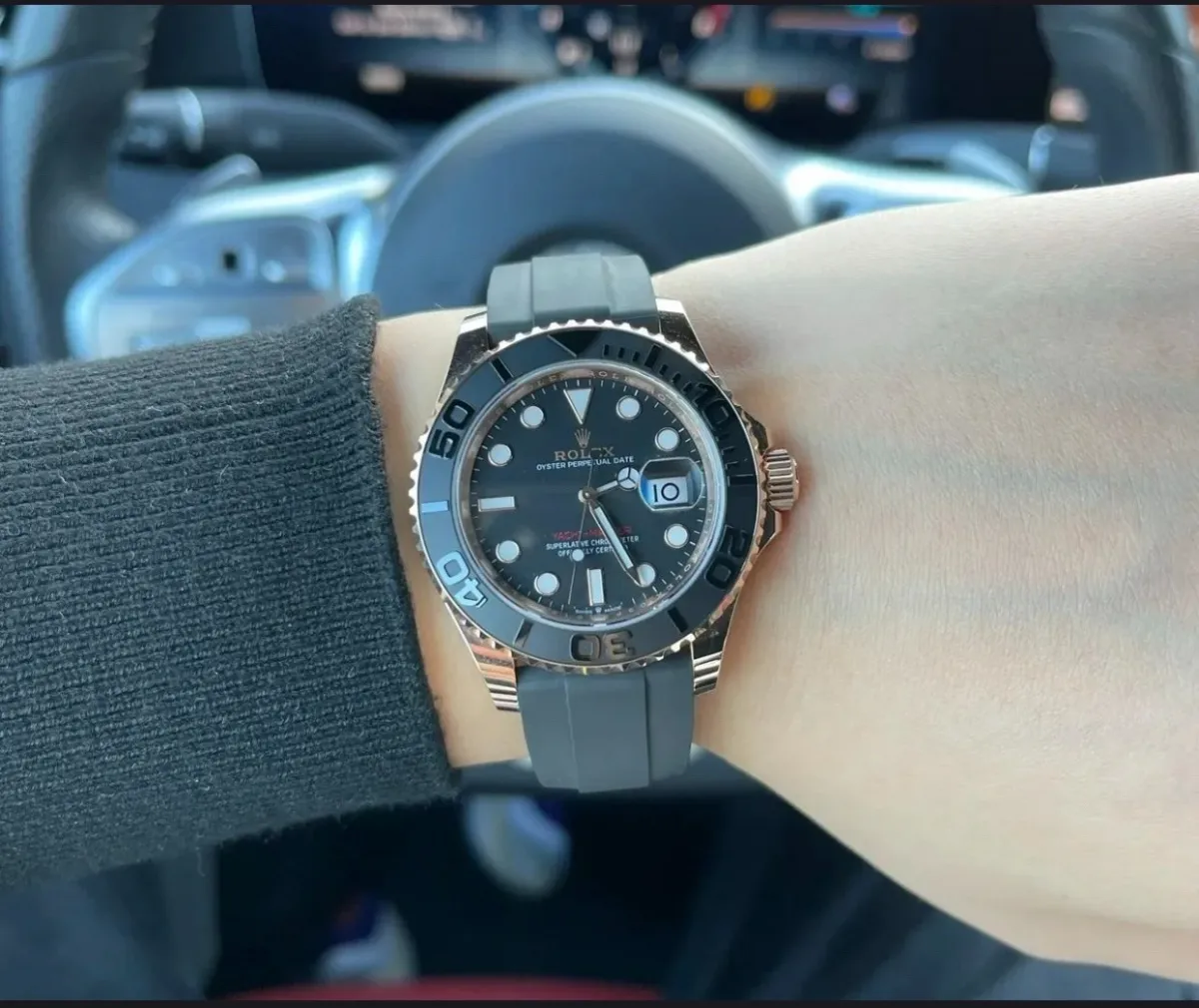 Rolex Yacht-Master 40 Everose Gold (Oysterflex - Black Dial) Ref. 126655 - 1:1 Super Clone Detail View 1