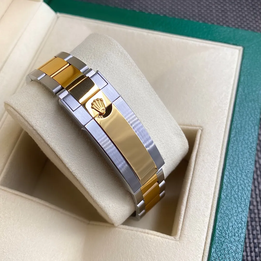 Rolex Submariner 41mm Two-Tone Yellow Gold (Black Dial) Ref. 116613LN - 1:1 Super Clone Detail View 5