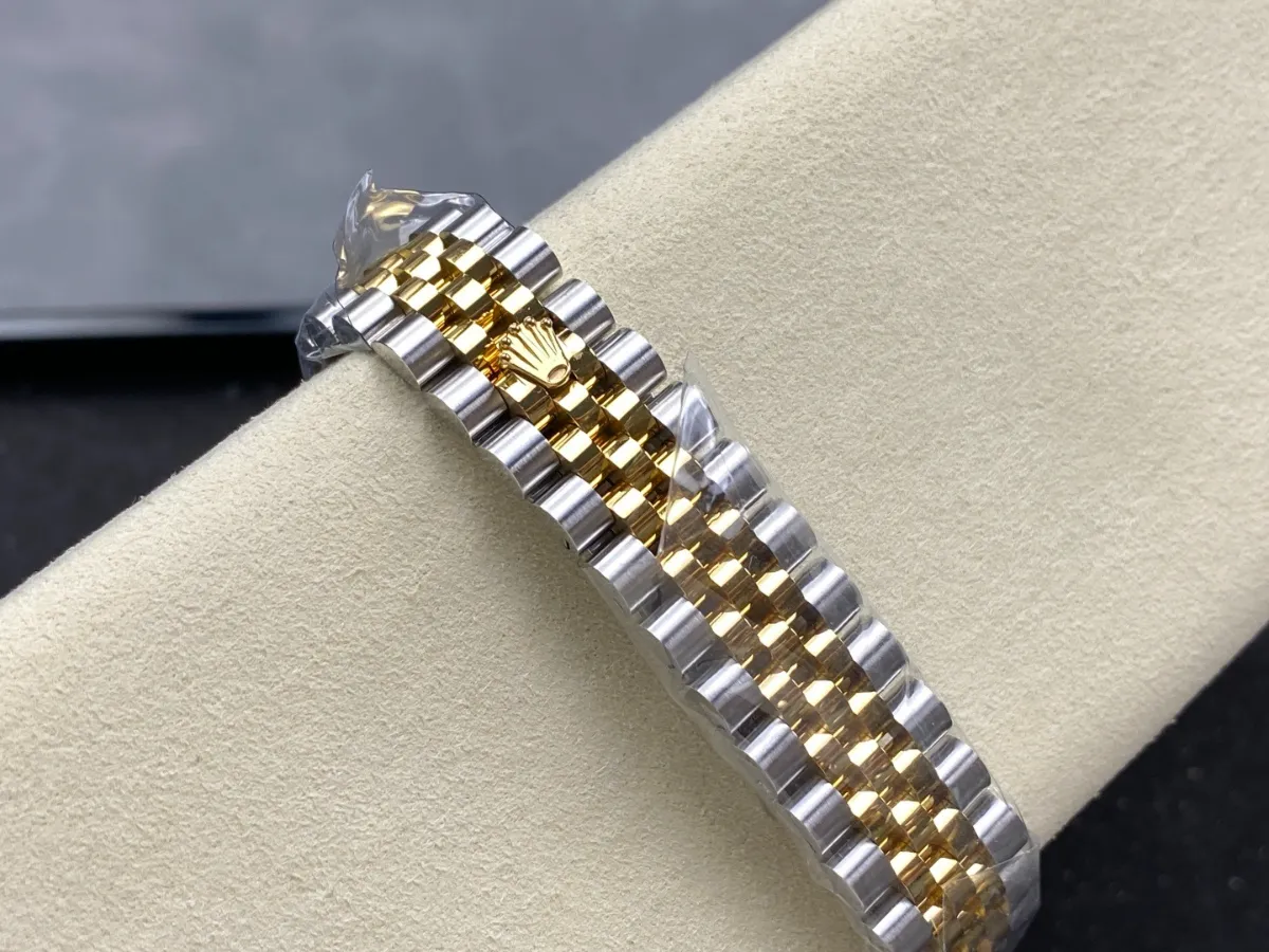 Rolex Datejust 31 Weighted (Silver Sunburst Dial) Ref. 278274 - 1:1 Super Clone Detail View 6