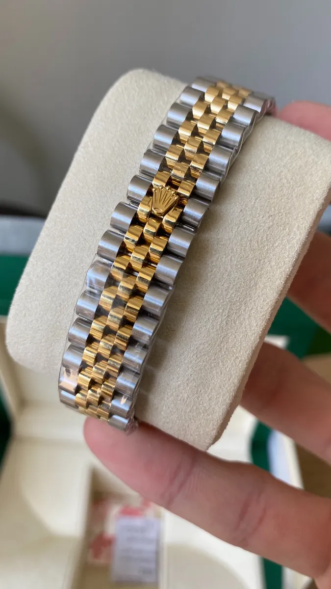 Rolex Datejust 31 Full Rose Gold (Swarovski Bezel - President) Ref. 278285 - 1:1 Super Clone Detail View 3