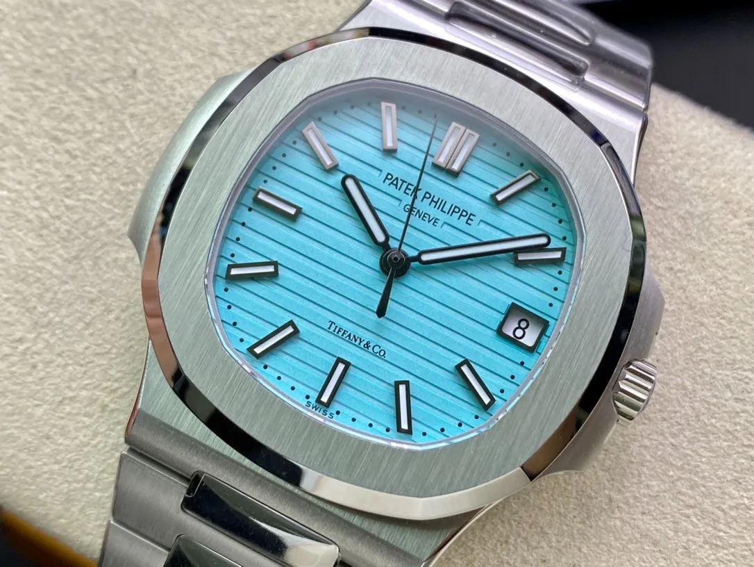 Patek Philippe Nautilus 5711/1A 3K 40mm (Tiffany Blue Dial) Ref. 5711/1A-018 - 1:1 Super Clone Detail View 1