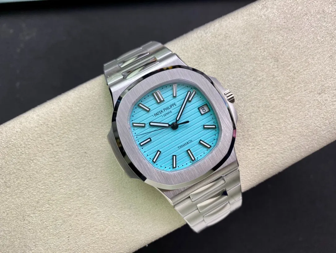 Patek Philippe Nautilus 5711/1A 3K 40mm (Tiffany Blue Dial) Ref. 5711/1A-018 - 1:1 Super Clone Detail View 6