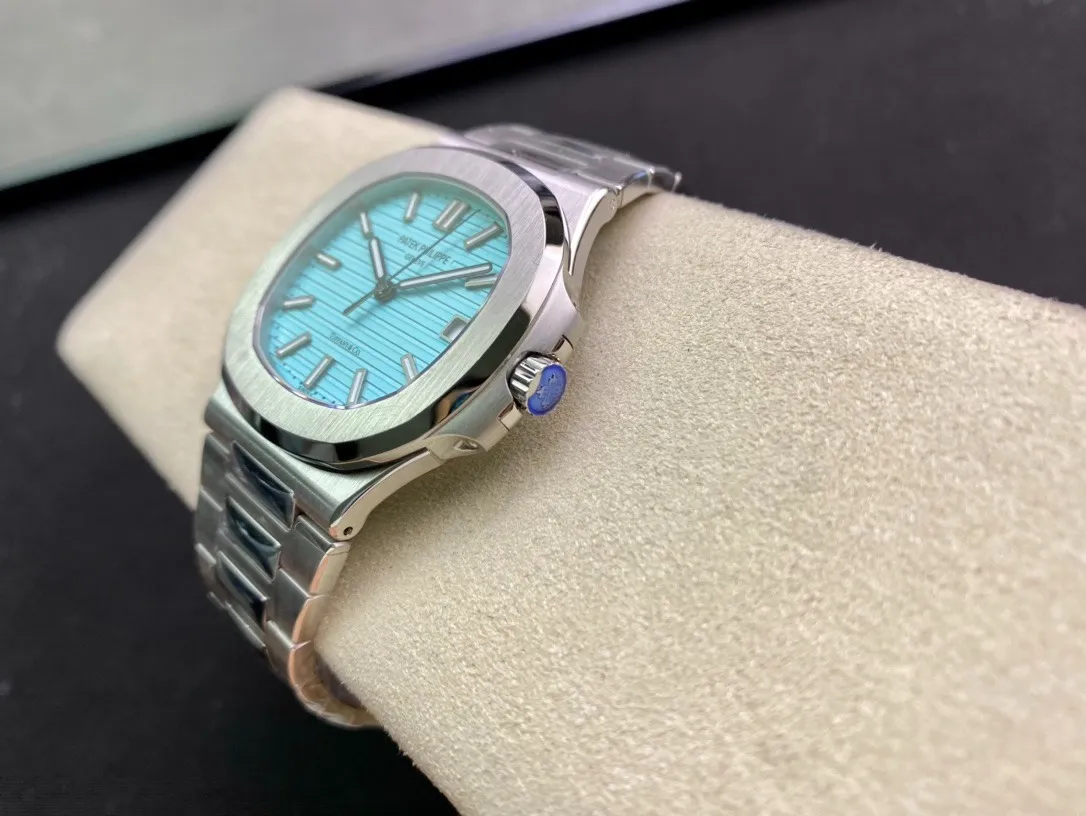 Patek Philippe Nautilus 5711/1A 3K 40mm (Tiffany Blue Dial) Ref. 5711/1A-018 - 1:1 Super Clone Detail View 7