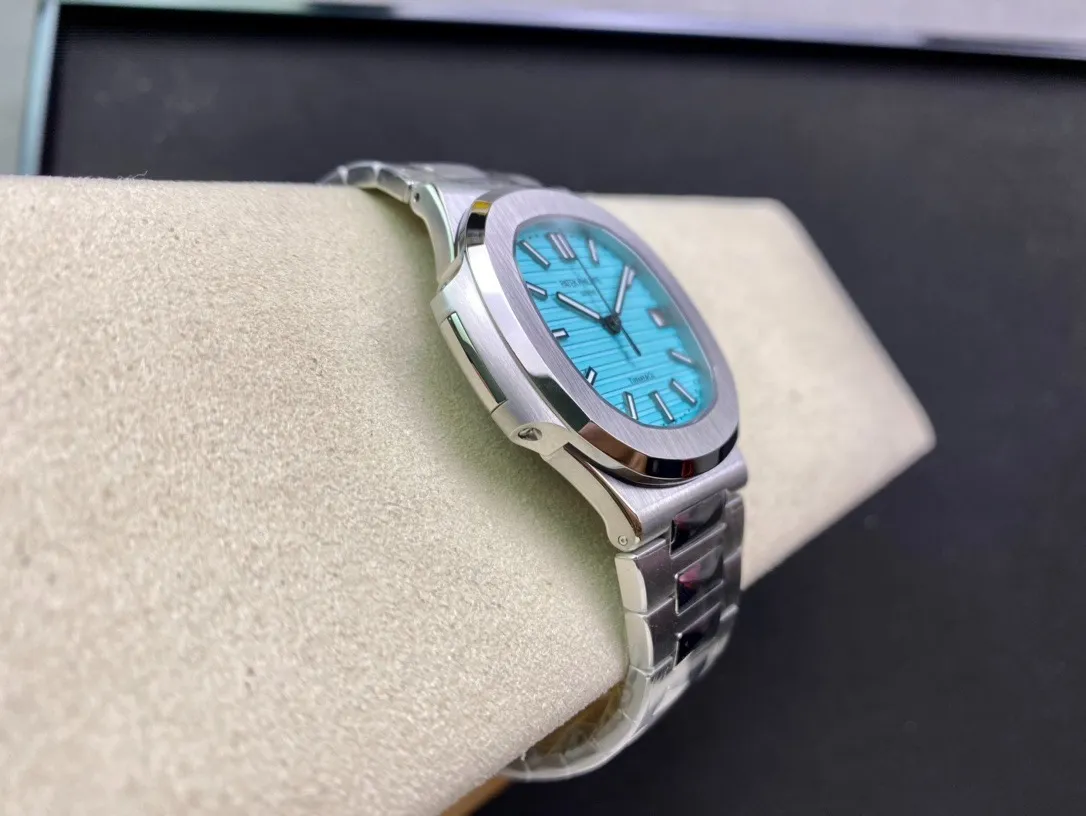 Patek Philippe Nautilus 5711/1A 3K 40mm (Tiffany Blue Dial) Ref. 5711/1A-018 - 1:1 Super Clone Detail View 8